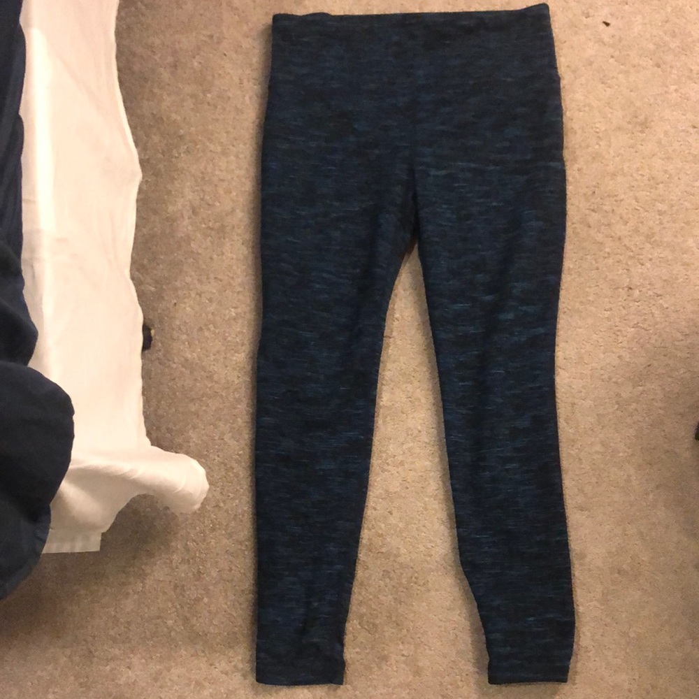 Gap fit patterned leggings - size large